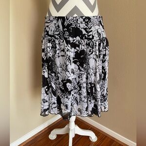 Luna Chix - Black and White Skirt - New w/ Tags - Size: Medium